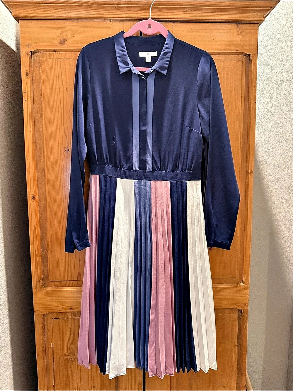 1901 Color Block Pleated Midi Dress in Blue & Pink Medium Like N